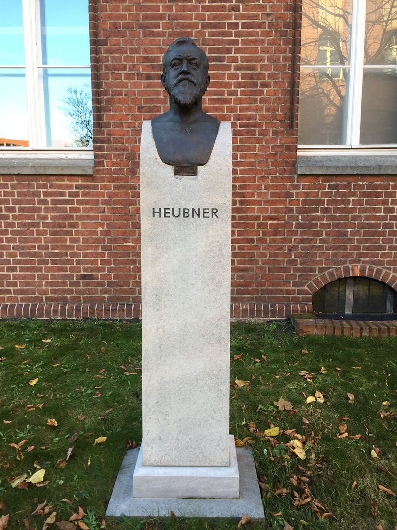 Otto%20Heubner%20bust%2C%20Berlin%20-%2001.jpg